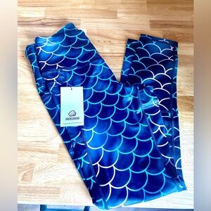 Feed Me Fight Me Mermaid Leggings, size Large🧜🏾‍♀️🌊